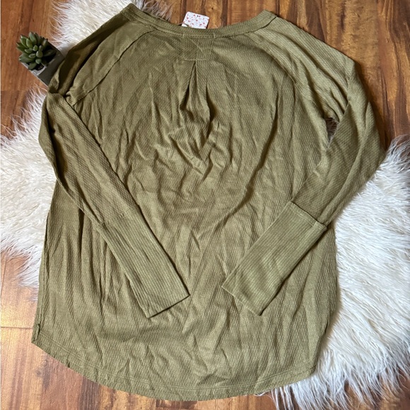Free People Snowy Thermal Oversized Sweater Green NWT - Picture 3 of 5